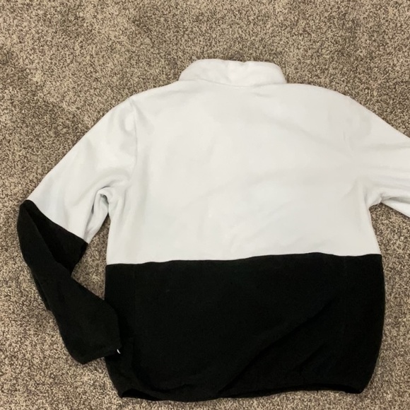 Ohio State fleece. Super warm. Pet and smoke free home. Offers welcome. - Picture 4 of 4